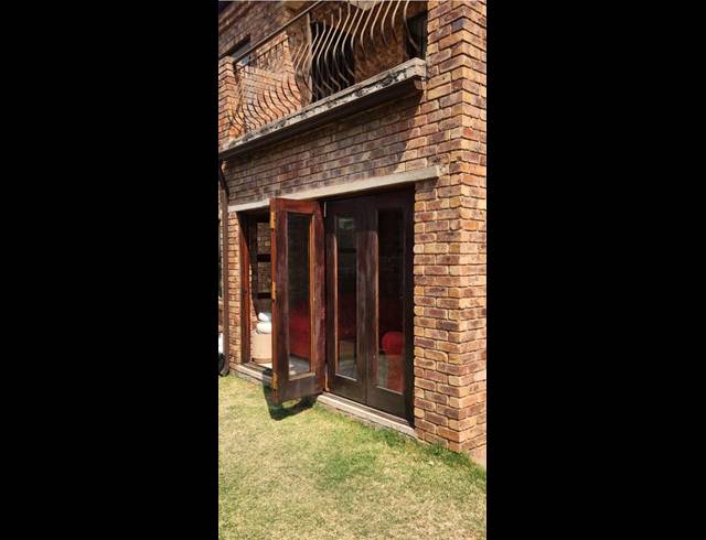 4 BEDROOM TOWNHOUSE FOR SALE IN NORTH RIDING